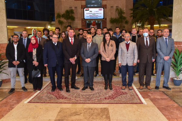 طلاب جامعة هيرتفوردشاير  يشيدون بالقدرات التصنيعية المتطورة بالعربية للتصنيع